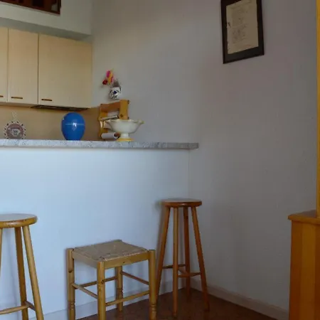 Locations Saint-cyprien: 2 Pieces Avec Parking, Terrasses, Et Loggia - Fr-1-225d-35 Lejlighed *