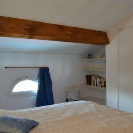 Apartment Locations Saint-cyprien: 2 Pieces Avec Parking, Terrasses, Et Loggia - Fr-1-225d-35 *
