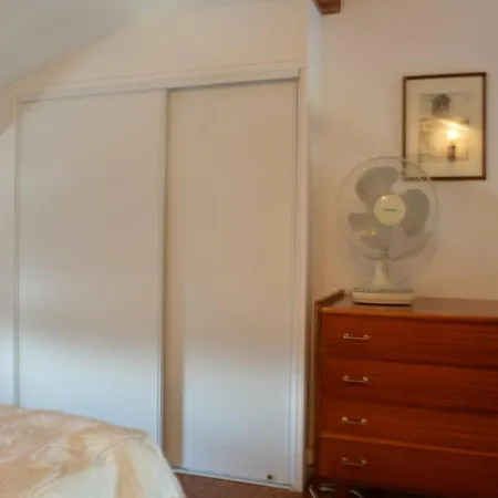 Apartment Locations Saint-cyprien: 2 Pieces Avec Parking, Terrasses, Et Loggia - Fr-1-225d-35 *